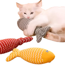 MADDEN Cat Fish Toy with Catnip