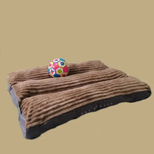 Washable Bed Kennel Four Seasons for Dogs in Brown